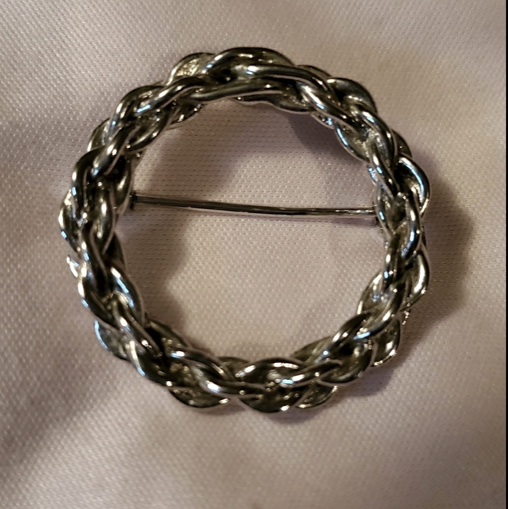 Silver Tone Rope Brooch/Pin